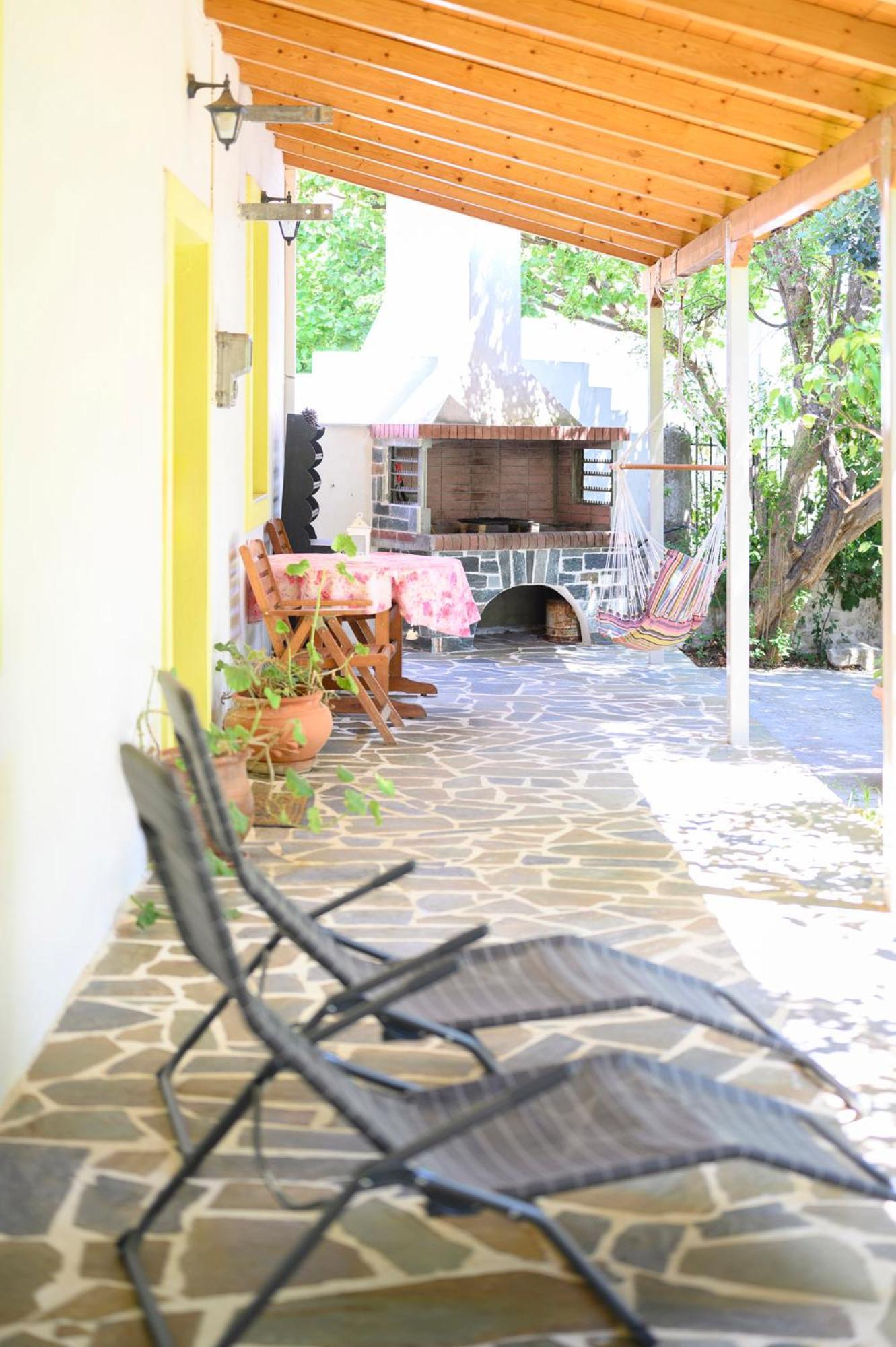 Small Villa Gerani Agios Vlasios  エクステリア 写真